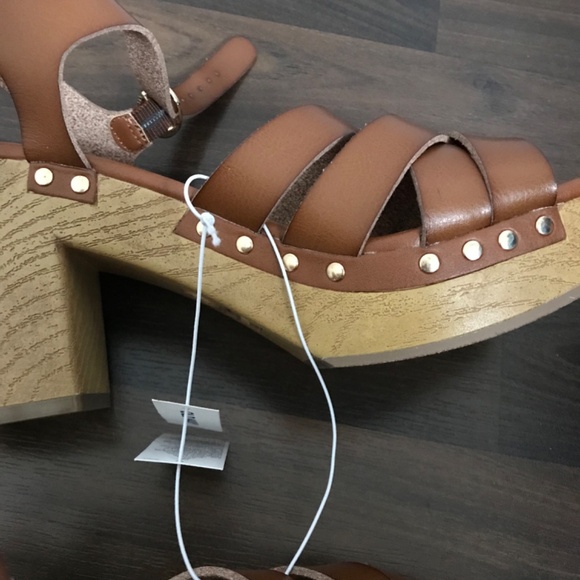 NWT Old Navy Women's Platform Faux Leather Clog Sandals Size 8 Cognac Brown - Picture 5 of 11